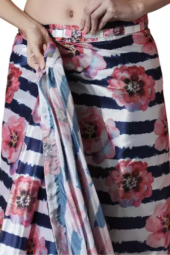 Pink floral print saree with unstitched blouse piece