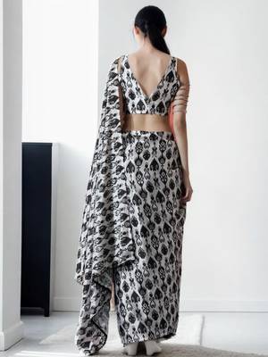 White women printed ready to wear saree with unstitched blouse piece 3