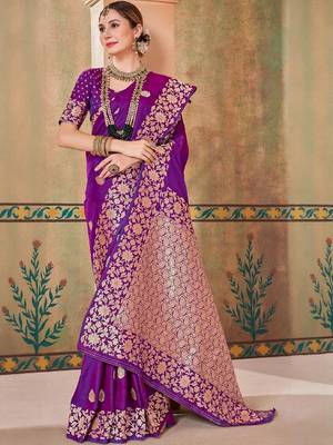 Magenta embellished zari kanjeevaram saree 1