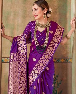 Magenta embellished zari kanjeevaram saree 2