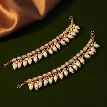 Gold-plated kundan contemporary earrings 1