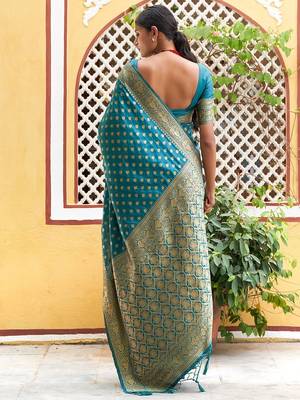 Green woven design zari silk blend saree 3