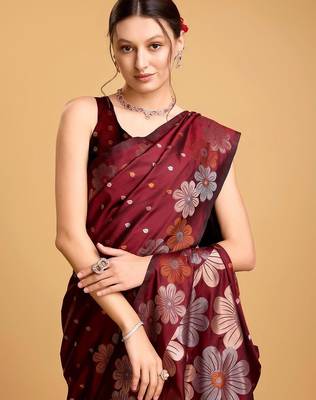 Maroon soft silk saree with unstitched blouse piece 2