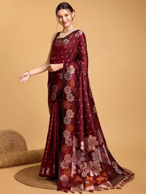 Maroon soft silk saree with unstitched blouse piece 3