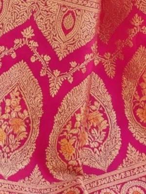 Orange woven design zari silk blend designer banarasi saree 4