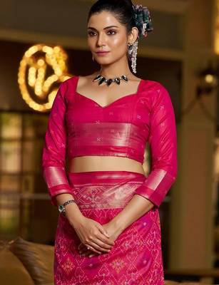 Pink woven design zari silk blend designer patola saree 3