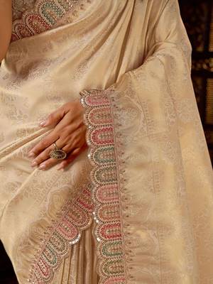 Gold woven design embroidered silk blend designer kanjeevaram saree 4