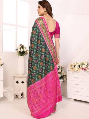 Green women bandhani zari silk blend designer patola saree 3