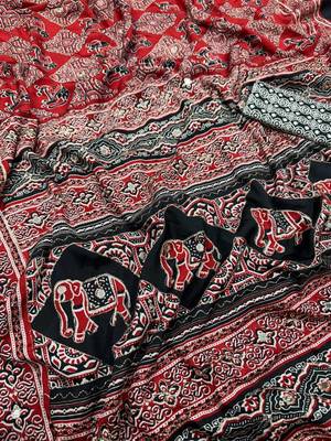 Black Zari And Mirror Crepe Silk Saree 2