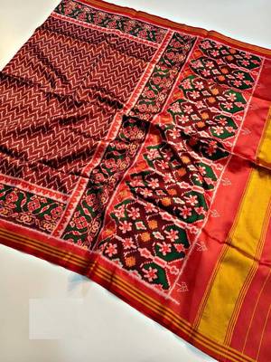 Maroon Color Lagadi Patta And Weaved Zari Border Work Silk Patola Saree 3