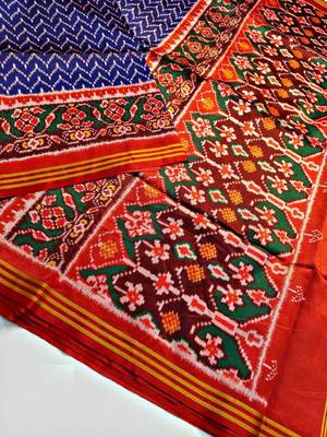 Purple Color Lagadi Patta And Weaved Zari Border Work Silk Patola Saree 4
