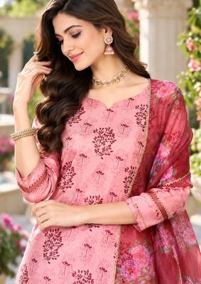 Women's silk chiffon printed kurta set with dupatta 4