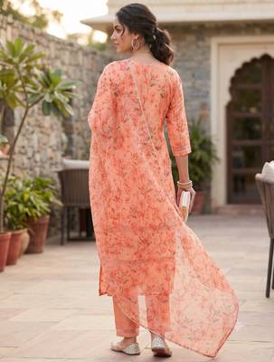 Women's silk chiffon embroidered kurta set with digital dupatta 4