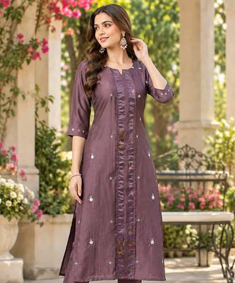 Women's reshm embroidered kurta pant dupatta set 5