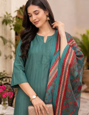 Women's straight side slit  kurta pant set with digital dupatta 4