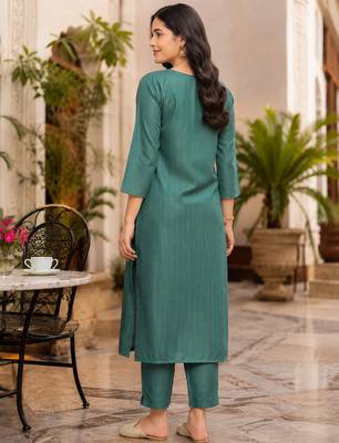 Women's straight side slit  kurta pant set with digital dupatta 5