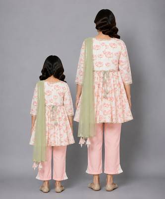 Mother daughter off white peach lotus print kurta set 2