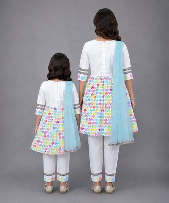 Mother daughter white multicolor heart printed kurta set 2