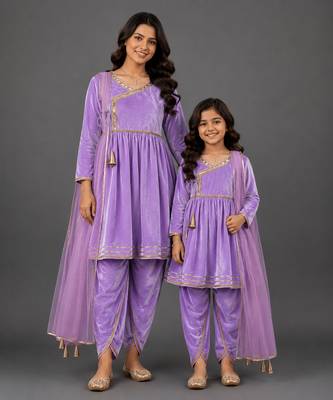 Mother daughter purple velvet kurta set 1