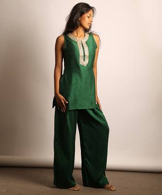Green embroidered raw silk co ord set 5
