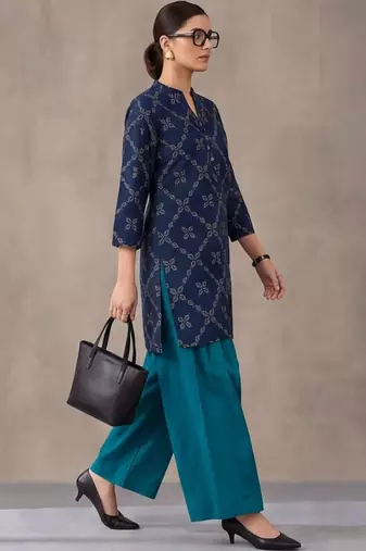 women printed regular cotton kurta with patiala