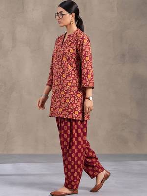 women floral printed regular cotton kurta with patiala 3