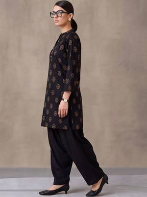women ethnic motifs printed regular cotton kurta with patiala 5
