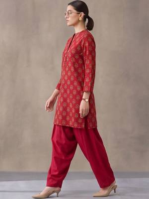 women ethnic motifs printed regular cotton kurta with patiala 3