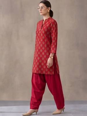 women ethnic motifs printed regular cotton kurta with patiala 5
