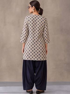 women ethnic motifs printed regular cotton kurta with patiala 2