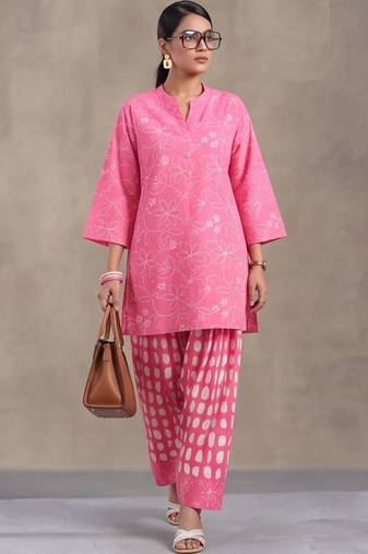 women floral printed regular cotton kurta with patiala