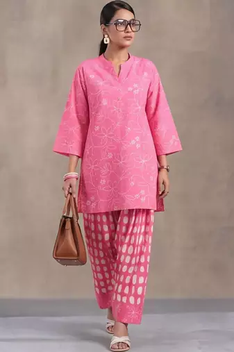 women floral printed regular cotton kurta with patiala