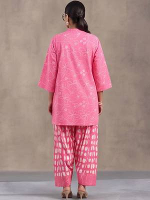 women floral printed regular cotton kurta with patiala 2