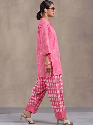 women floral printed regular cotton kurta with patiala 3