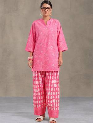 women floral printed regular cotton kurta with patiala 6