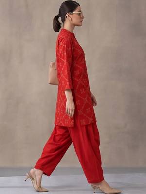women printed regular cotton kurta with patiala 5