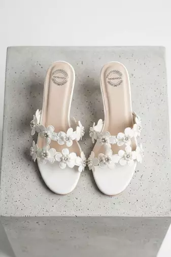 White flower kitten artificial leather heels