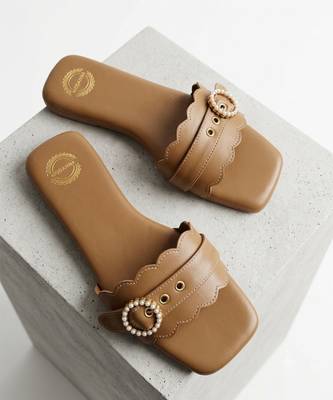 Tan scallop artificial leather sliders 3