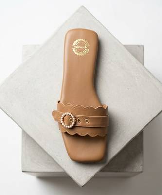 Tan scallop artificial leather sliders 4