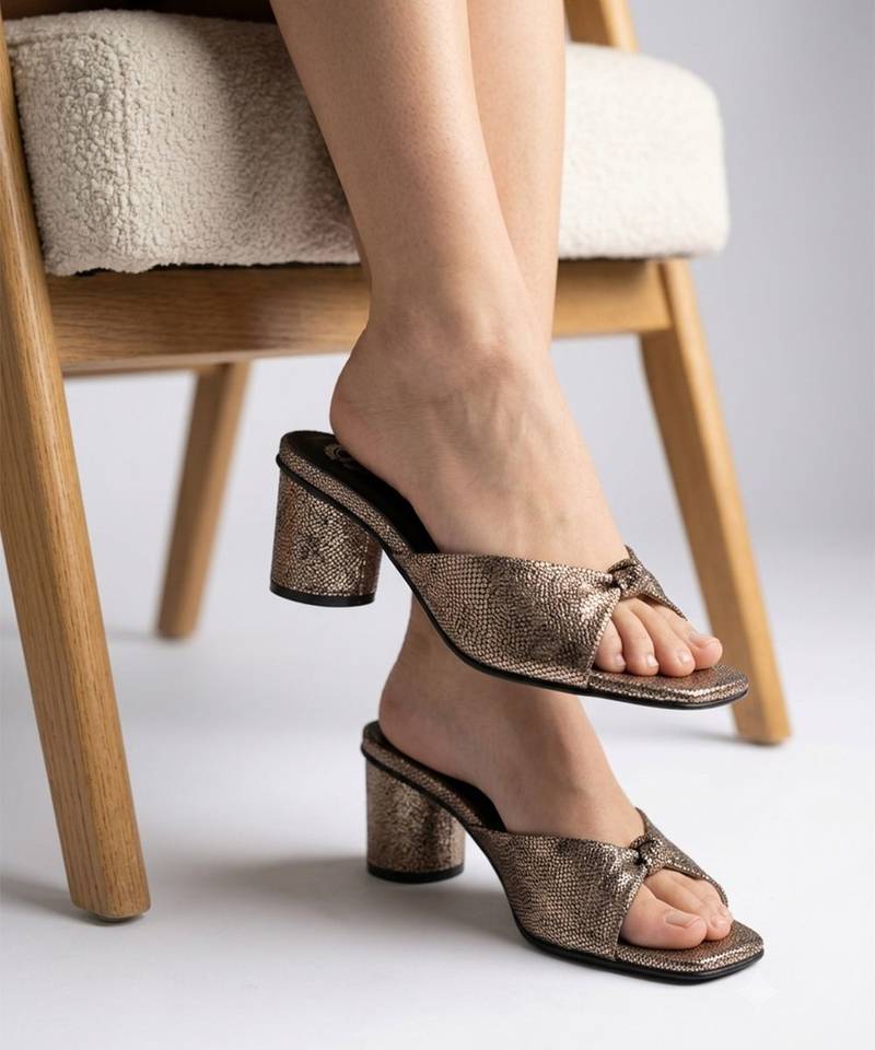 Gold knot artificial leather heels