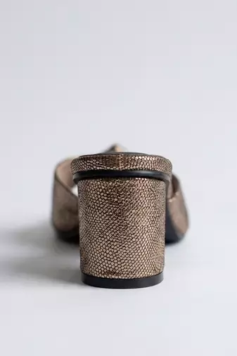 Gold knot artificial leather heels