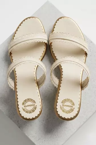 Cream lace scallop artificial leather wedges