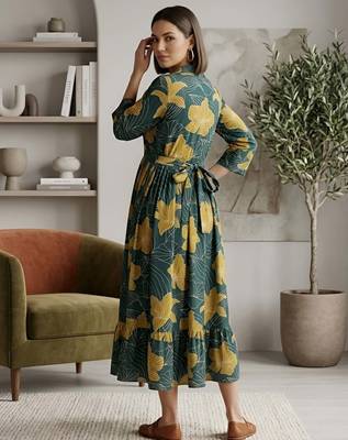 Green cotton printed maternity dress for women 4
