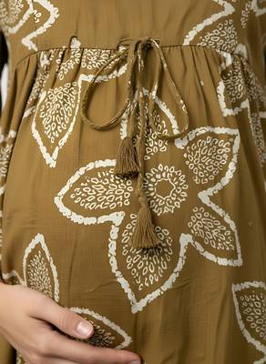 Green cotton printed maternity dress for women 3