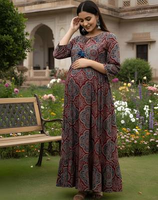 Maroon cotton printed maternity dress for women 3