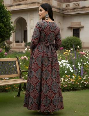 Maroon cotton printed maternity dress for women 4