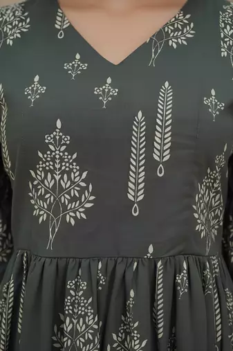 Green cotton printed maternity dress for women