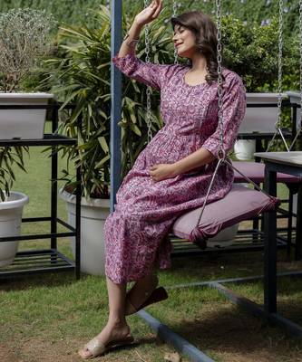 Lavender cotton printed maternity dress for women 3