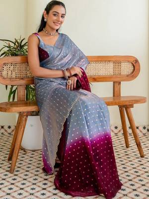 Grey women ombre zari saree 3