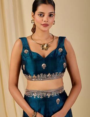 Teal floral sequinned organza saree 4